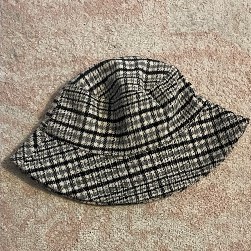 David and Young Black and White Plaid Hat